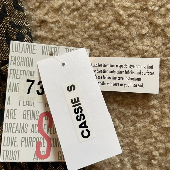 CASSIE BY LULAROE PENCIL SKIRT.      B-206 - Picture 7 of 10